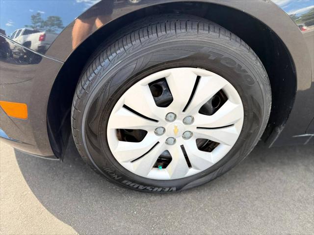 2013 Chevrolet Cruze LS Manual