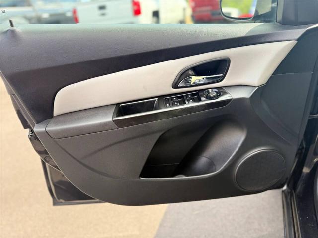 2013 Chevrolet Cruze LS Manual
