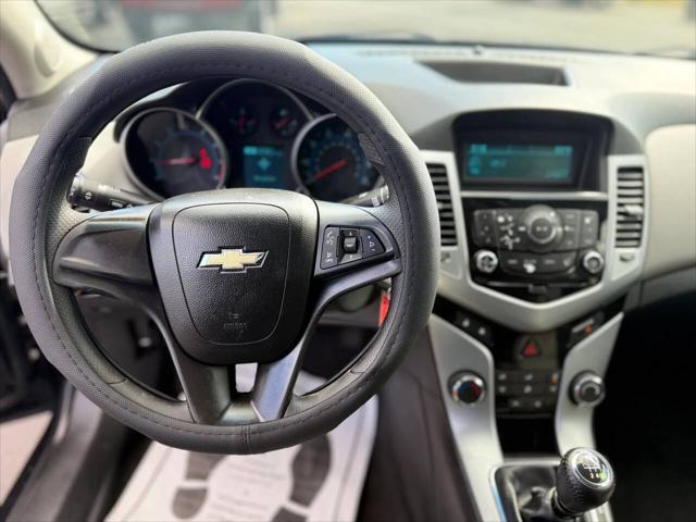 2013 Chevrolet Cruze LS Manual