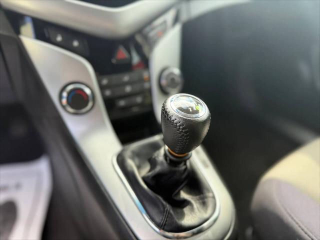 2013 Chevrolet Cruze LS Manual