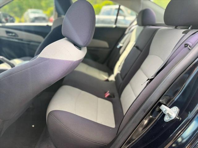 2013 Chevrolet Cruze LS Manual