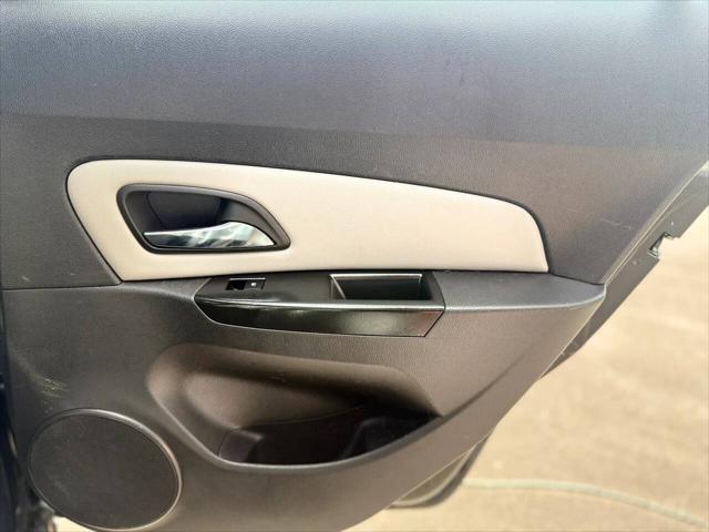 2013 Chevrolet Cruze LS Manual