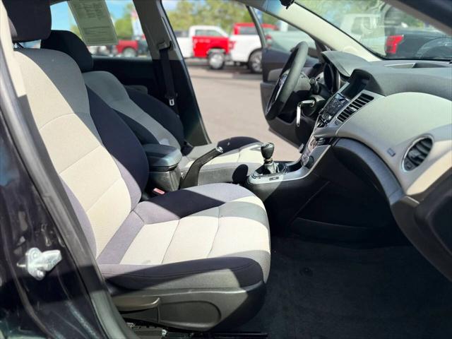 2013 Chevrolet Cruze LS Manual