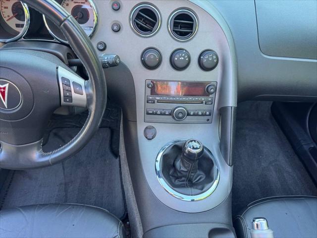 2006 Pontiac Solstice Base 2dr Convertible
