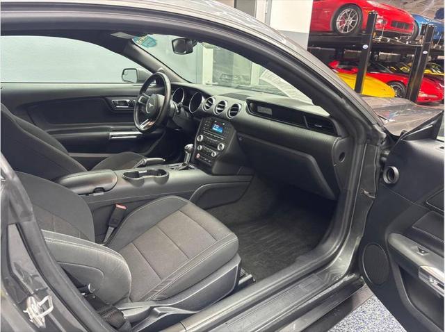 2016 Ford Mustang V6