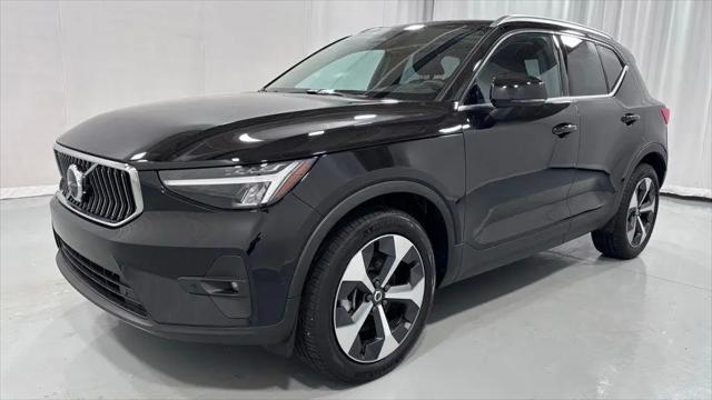 2025 Volvo XC40 B5 Plus Bright Theme for sale in Willoughby, OH