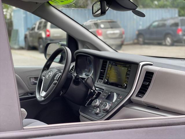 2020 Toyota Sienna LE