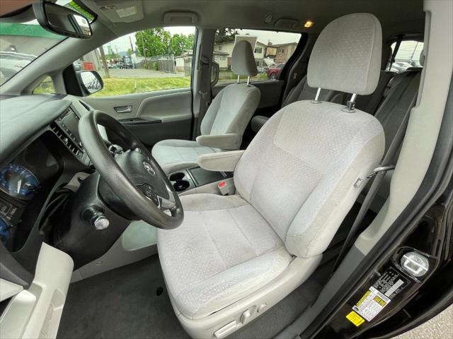 2020 Toyota Sienna LE
