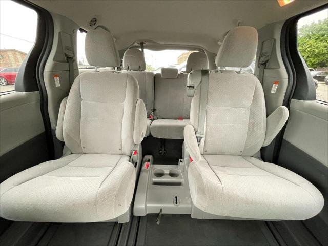 2020 Toyota Sienna LE