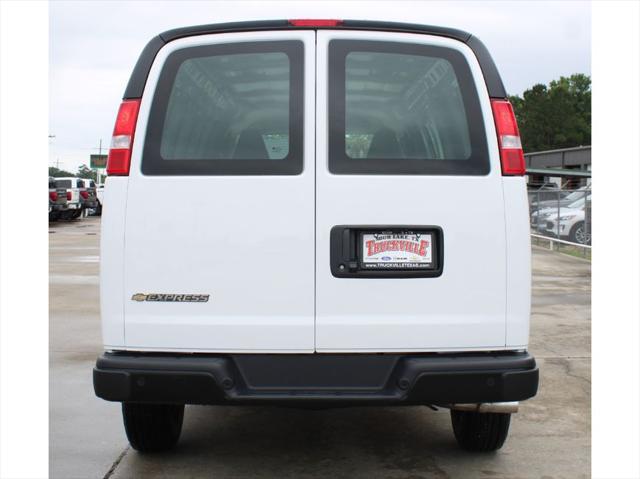 2026 Chevrolet Express Cargo Van 2500 Extended Wheelbase, WT, RWD