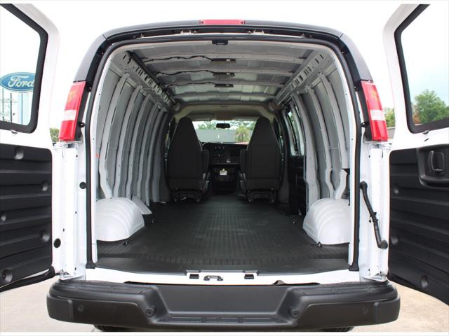 2026 Chevrolet Express Cargo Van 2500 Extended Wheelbase, WT, RWD