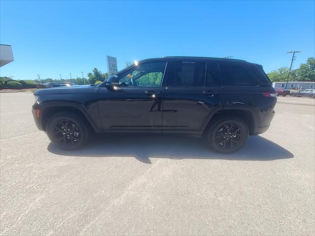 2025 Jeep Grand Cherokee Altitude 4x4