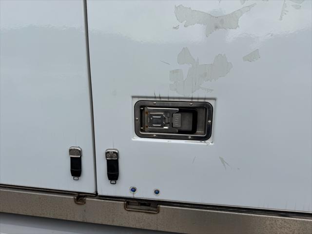 2023 Ford E-350 Cutaway Base