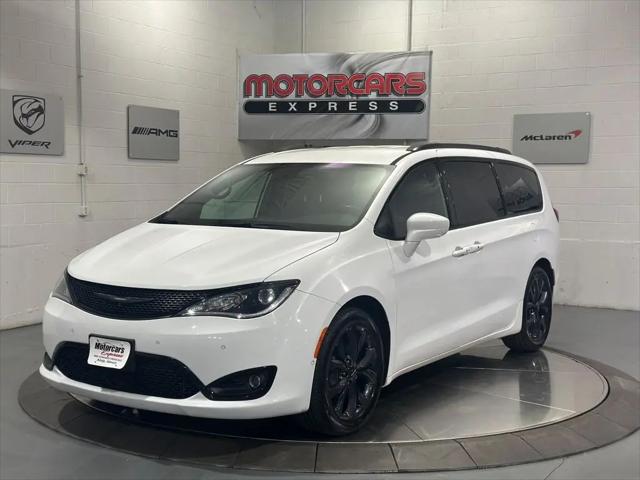 2018 Chrysler Pacifica Touring L Plus for sale in Alsip, IL