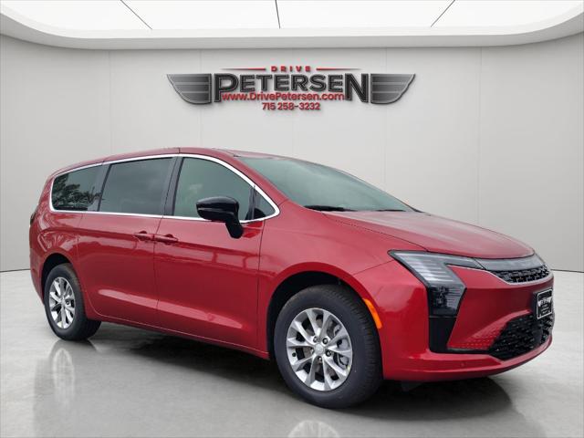 2027 Chrysler Pacifica Select for sale in Waupaca, WI