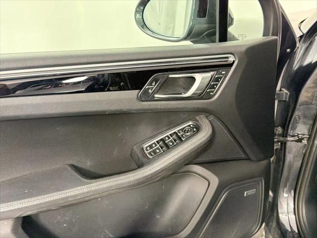 2020 Porsche Macan Macan