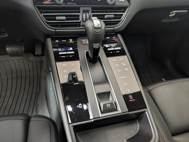 2025 Porsche Macan Macan