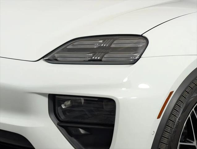2025 Porsche Macan Electric 4