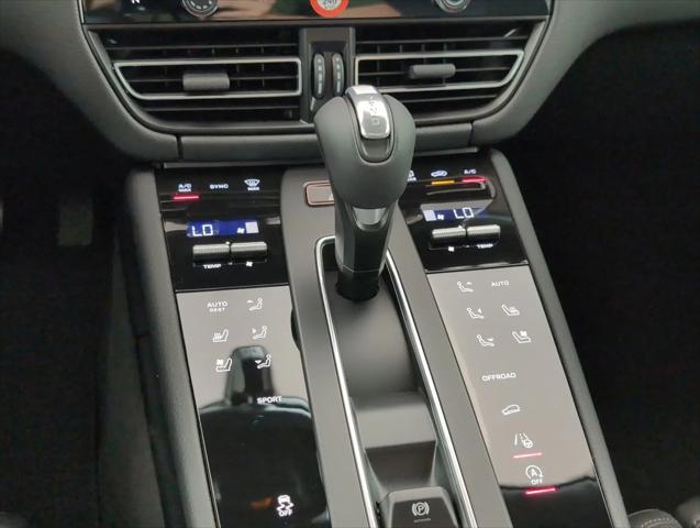 2025 Porsche Macan Macan