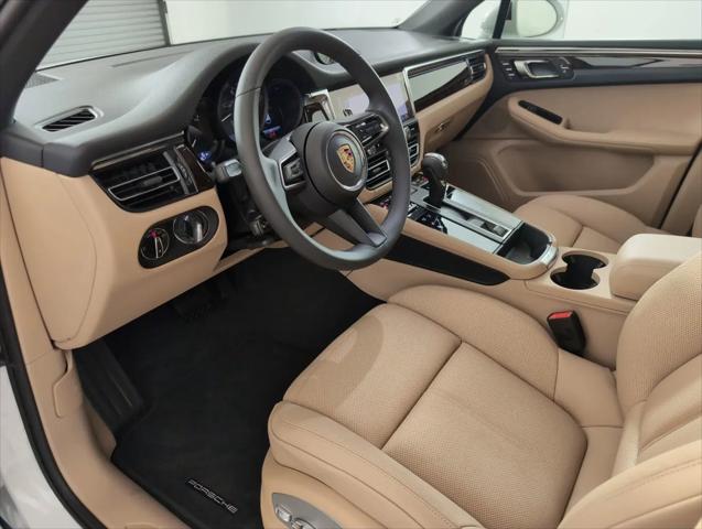 2025 Porsche Macan Macan