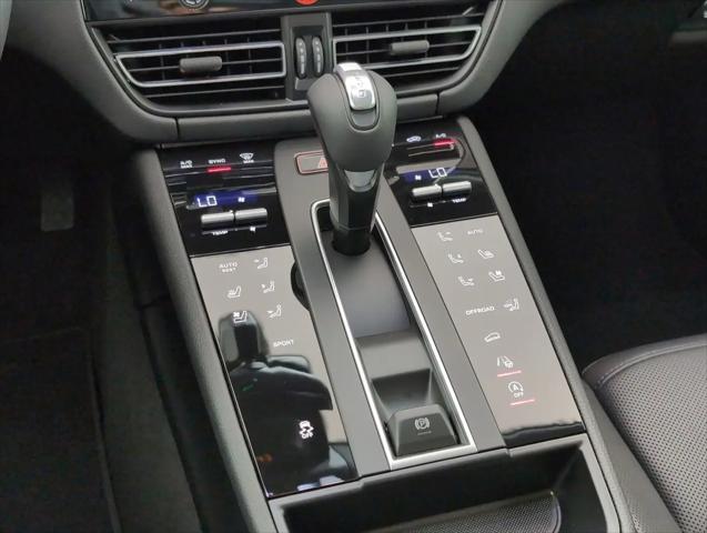 2025 Porsche Macan Macan