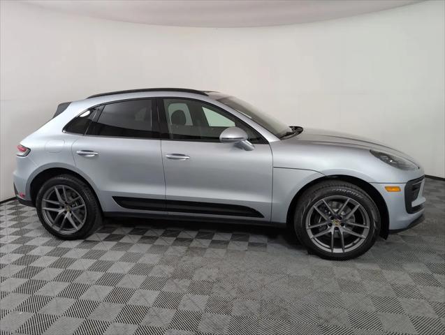 2025 Porsche Macan Macan
