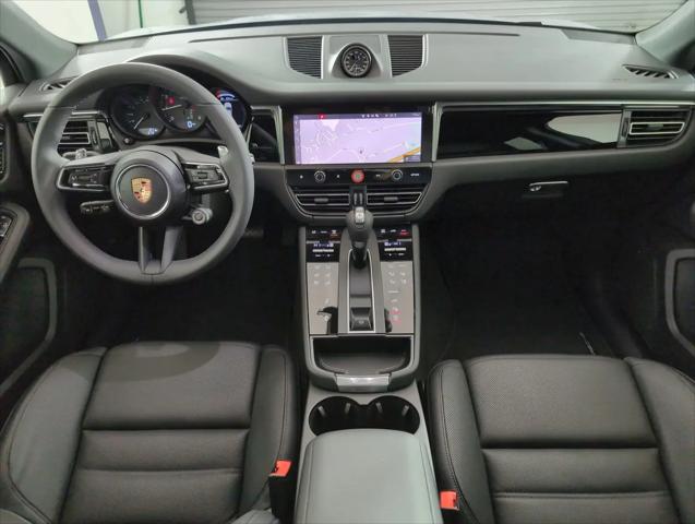 2025 Porsche Macan Macan
