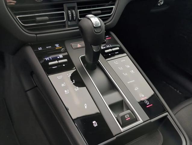 2025 Porsche Macan Macan