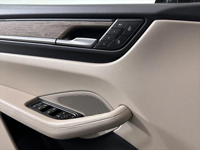 2025 Porsche Macan Electric 4