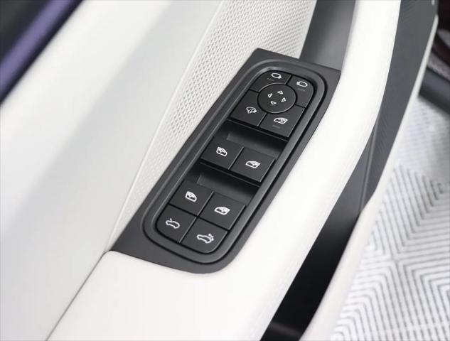 2025 Porsche Macan Electric 4S