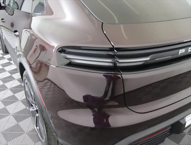 2025 Porsche Macan Electric 4S