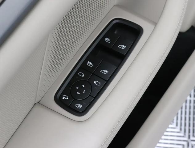 2025 Porsche Taycan Taycan