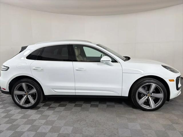 2025 Porsche Macan Macan