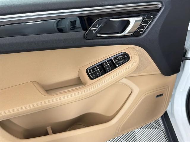 2025 Porsche Macan Macan