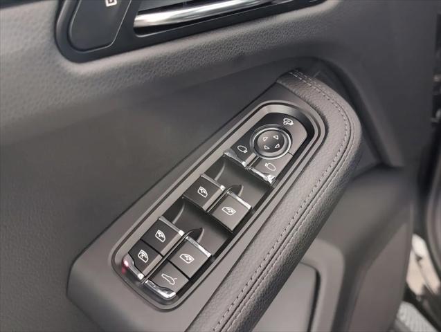 2025 Porsche Macan Macan