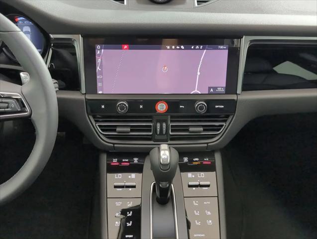 2025 Porsche Macan Macan