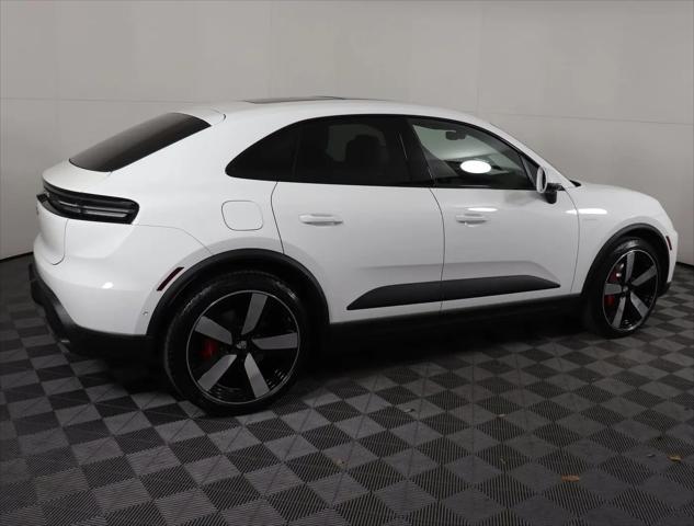 2025 Porsche Macan Electric 4S