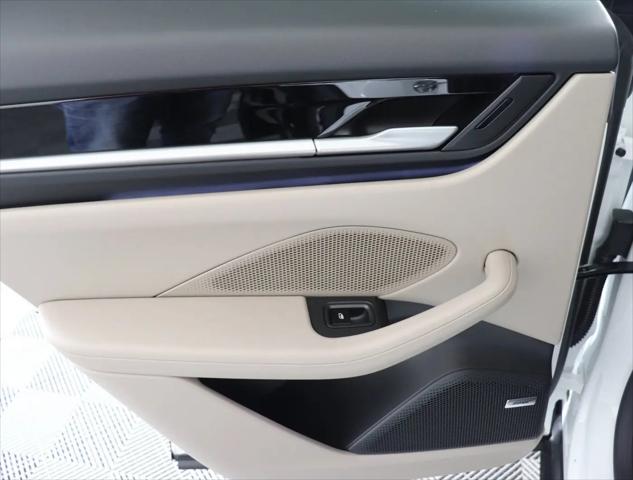 2025 Porsche Macan Electric 4S