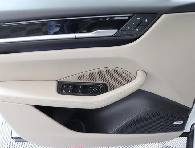 2025 Porsche Macan Electric 4S