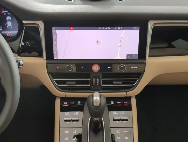 2025 Porsche Macan Macan