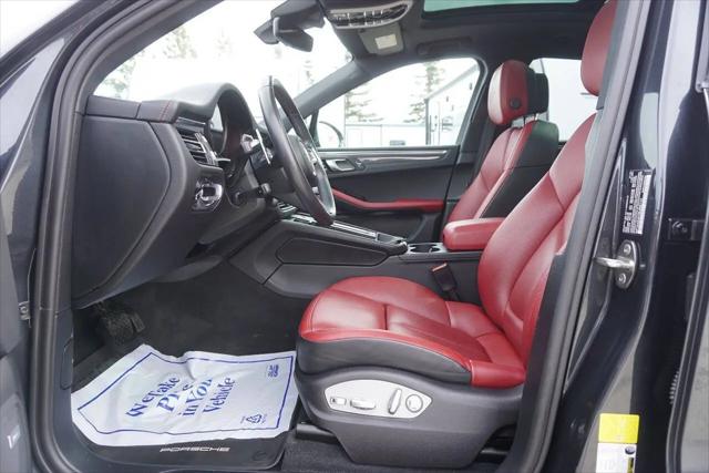 2022 Porsche Macan Macan