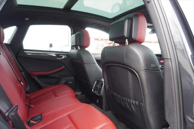 2022 Porsche Macan Macan
