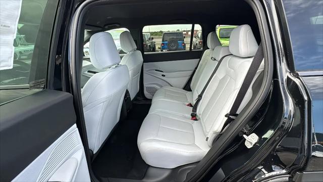 2026 Jeep Cherokee Laredo 4x4