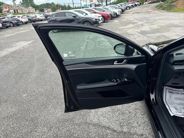 2026 Kia K5 LXS FWD