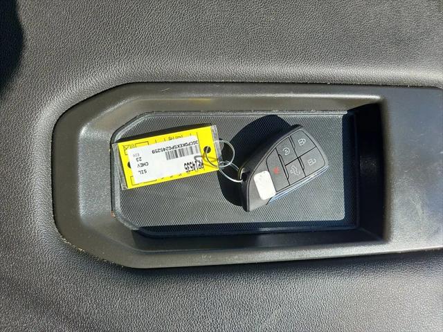 2023 Chevrolet Silverado 1500 4WD Crew Cab Short Bed LT with 2FL