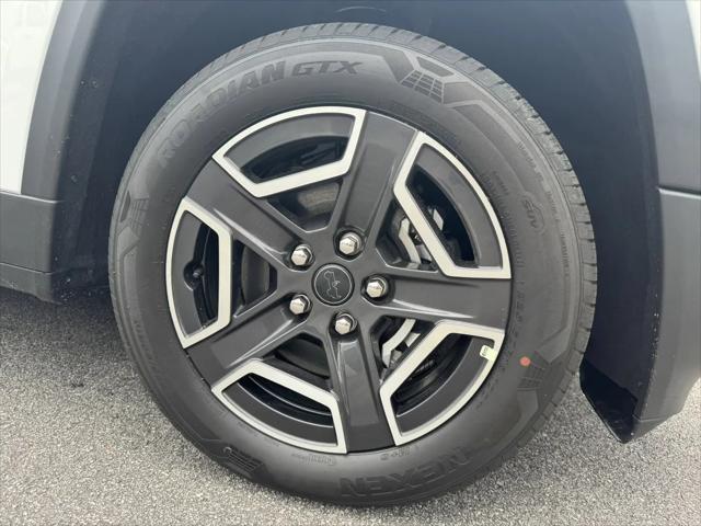 2026 Jeep Cherokee Laredo 4x4