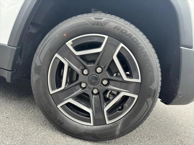 2026 Jeep Cherokee Laredo 4x4