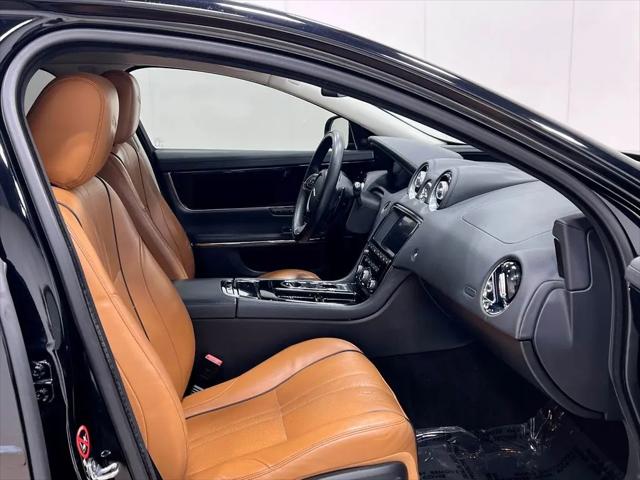 2016 Jaguar XJ R-Sport