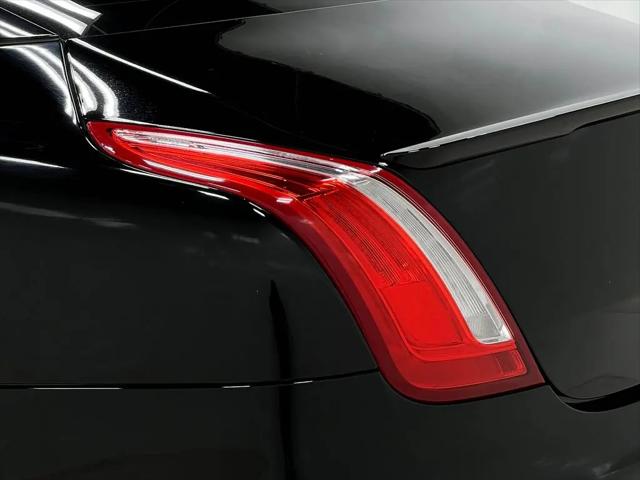 2016 Jaguar XJ R-Sport