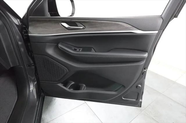 2026 Jeep Grand Cherokee L Altitude 4x4